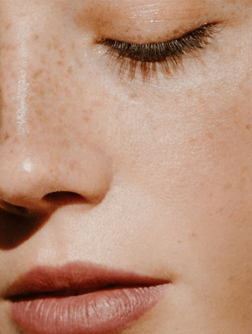 Glow with Confidence in the Summer Sun!