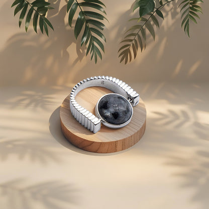 Anxiety Fidget Ring™ – Calm at Your Fingertips